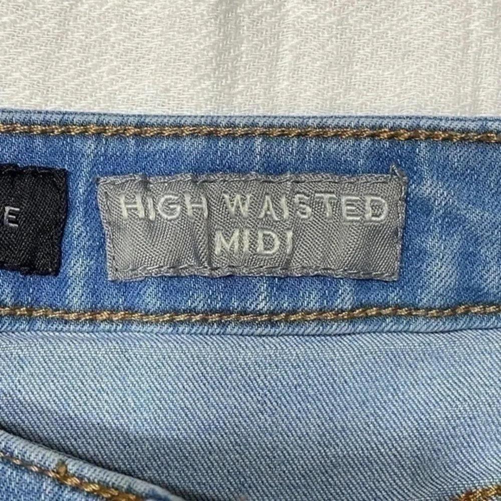 Aeropostale Distressed High Rise Shorts Women 4